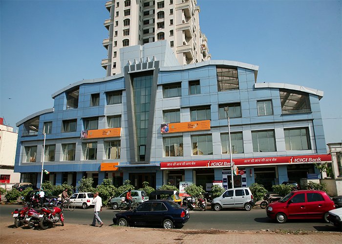 Neelsidhi The Emerald